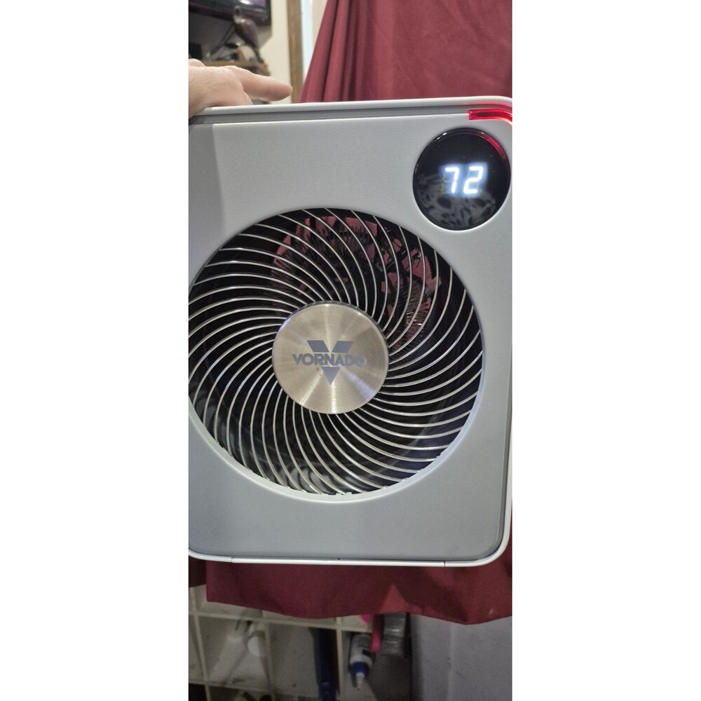 Vornado VMH500 Whole Room Metal Heater with Auto Climate White Gray Works Great